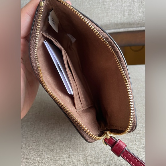 NWT!2PCS COACH ROWAN SATCHEL BAG IN SIGNATURE WITH CHERRY AND WRISTLET - Picture 11 of 11